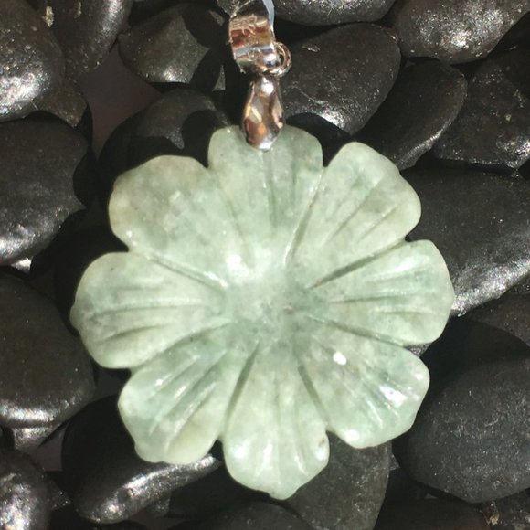 Genuine Burmese Jadeite Flower Pendant Jumbo Type A Untreated - Picture 5 of 16